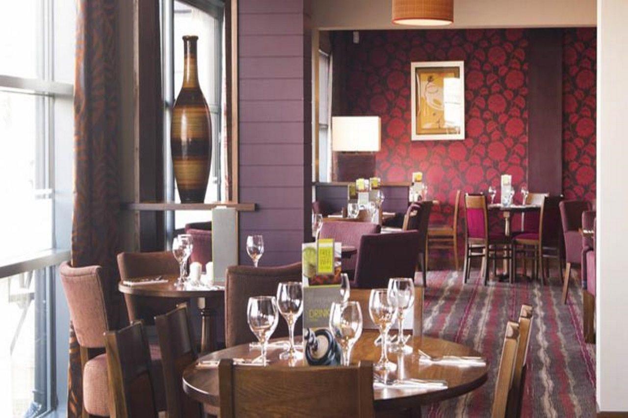 Premier Inn Edinburgh Park Bagian luar foto