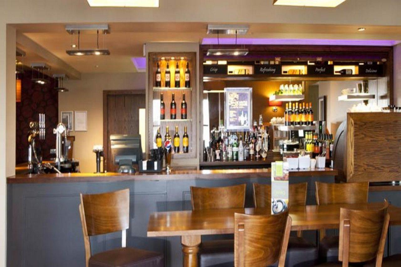 Premier Inn Edinburgh Park Bagian luar foto