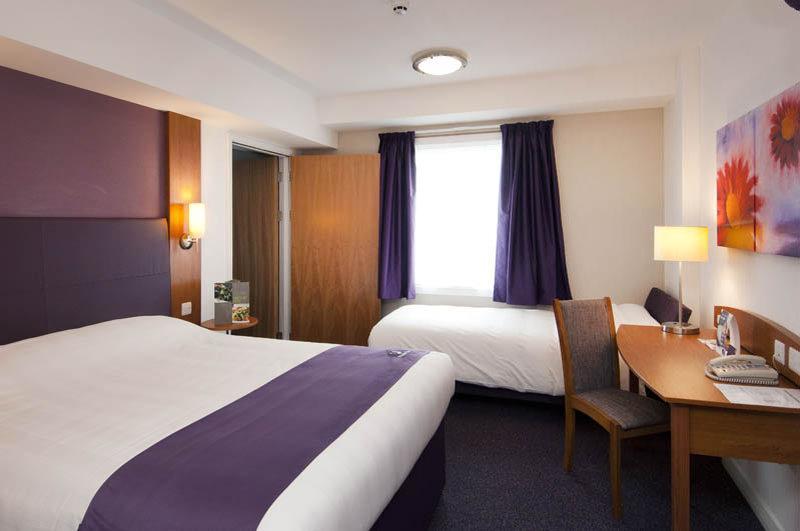Premier Inn Edinburgh Park Bagian luar foto